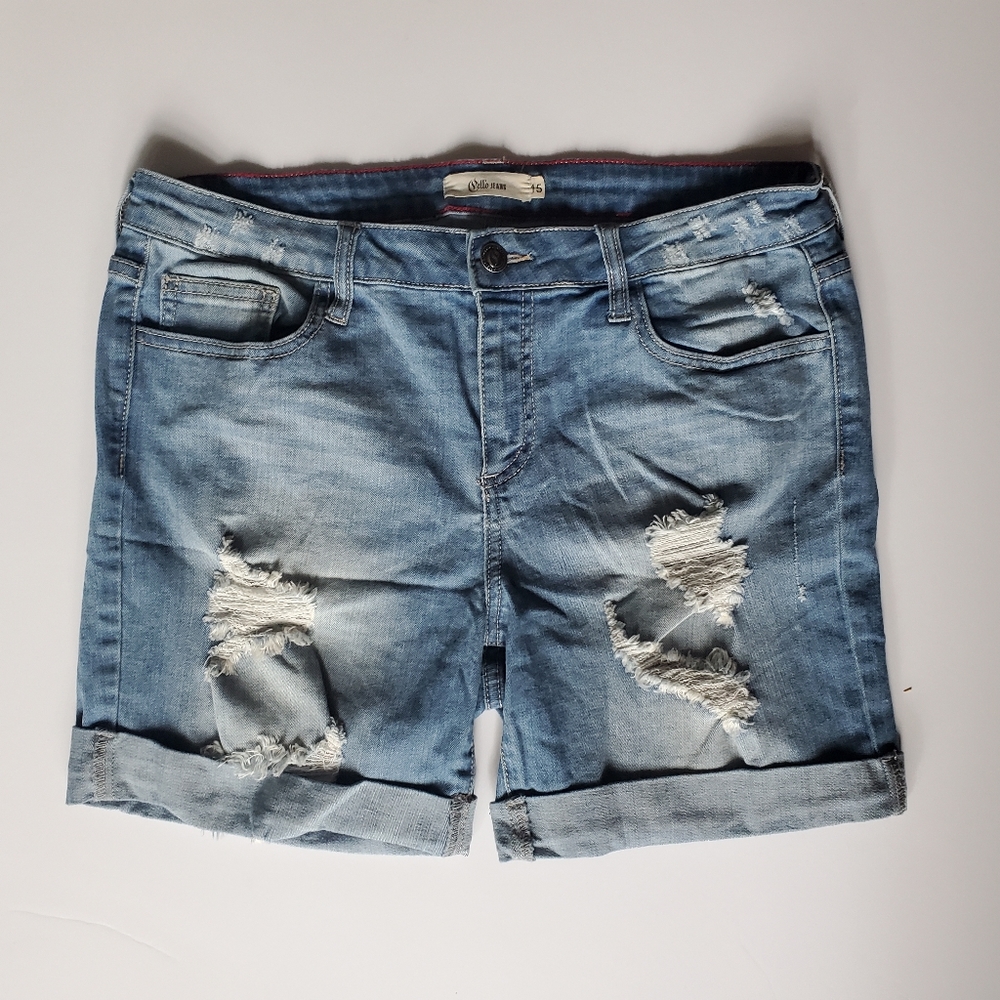CELLO Distressed Cuffed Jean Shorts Juniors 15